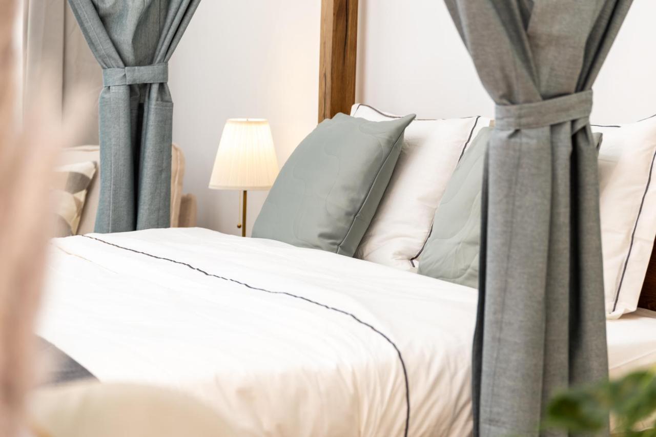 Regal Retreat Intimate Elegance Near Schoenbrunn Palace เวียนนา ภายนอก รูปภาพ